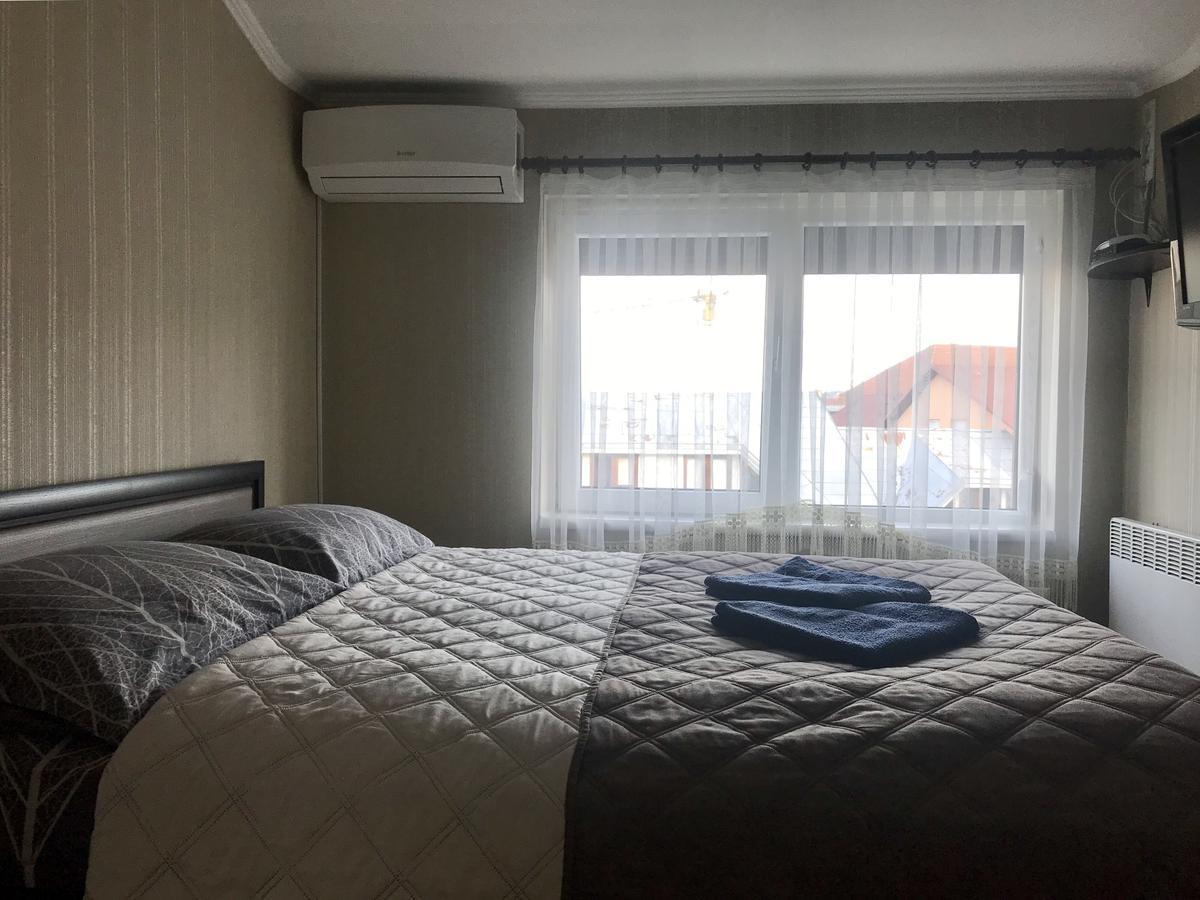 Panoramic View Top Floor Apartment In The City Center Mukacheve Exterior photo